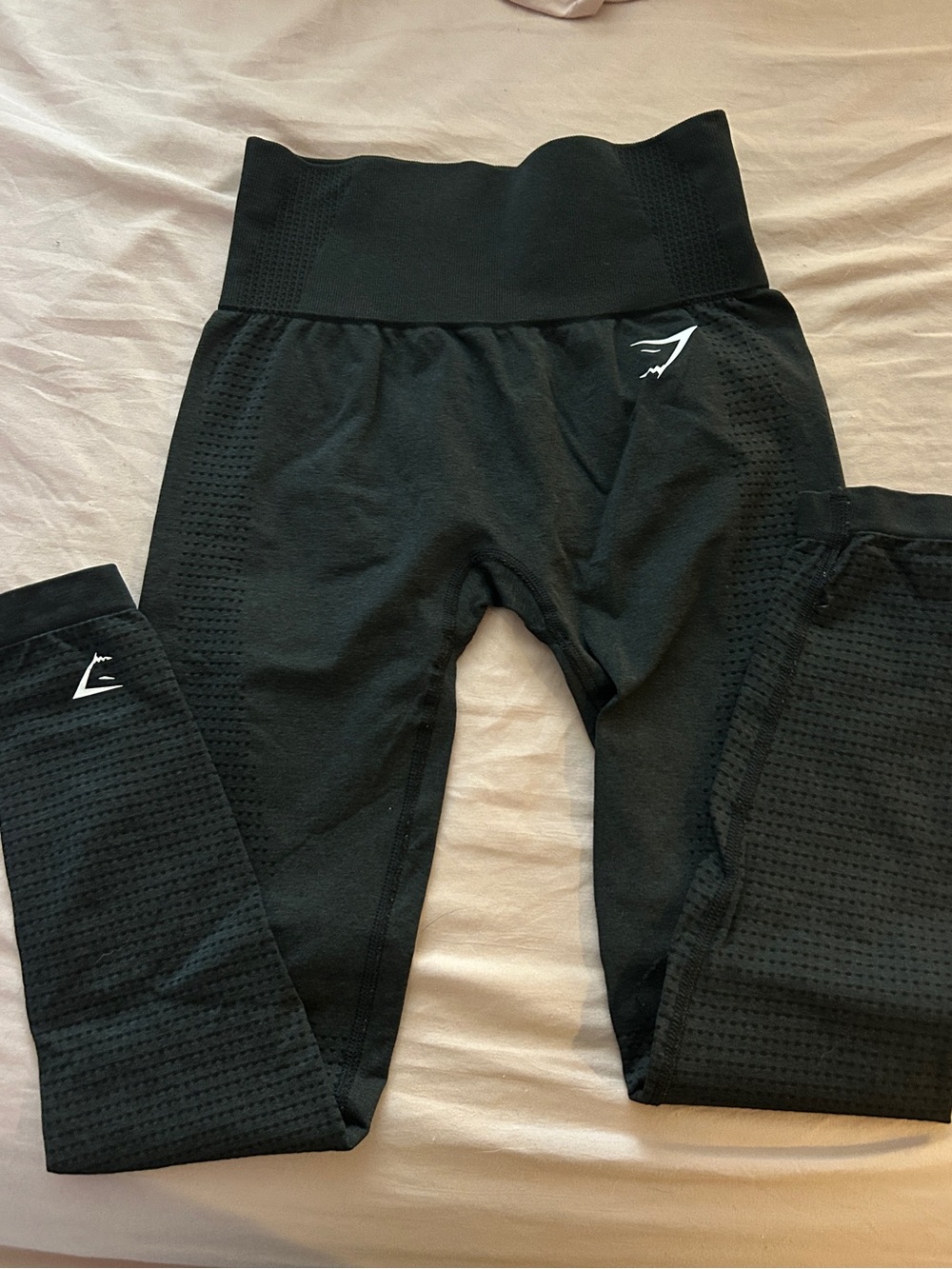 Gymshark Women’s Black Seamless High-Waist Leggings with Logo